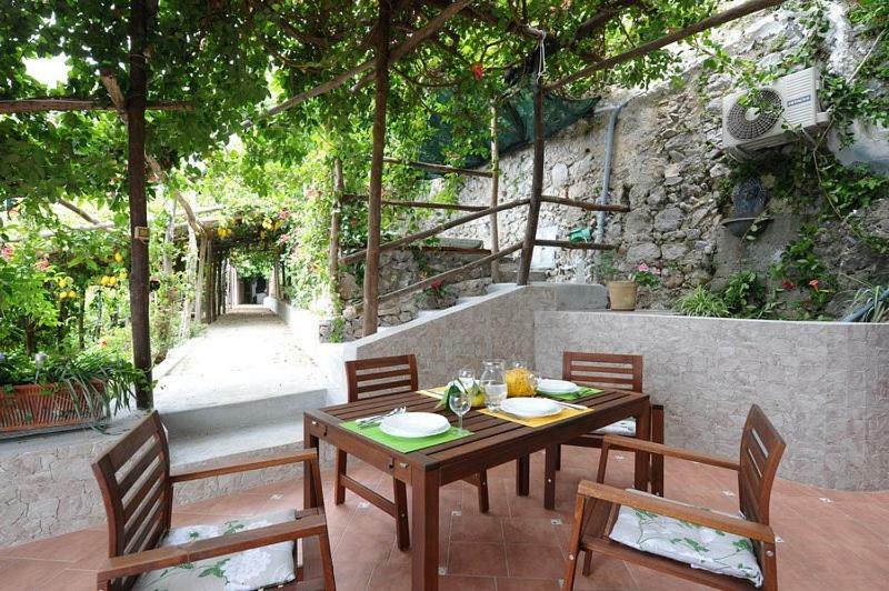 Casa Emi Apartment Амалфи Екстериор снимка